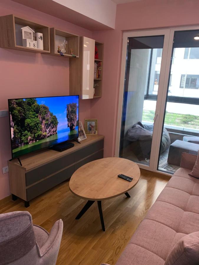 Pink Modern Apartment Skopje Exterior photo